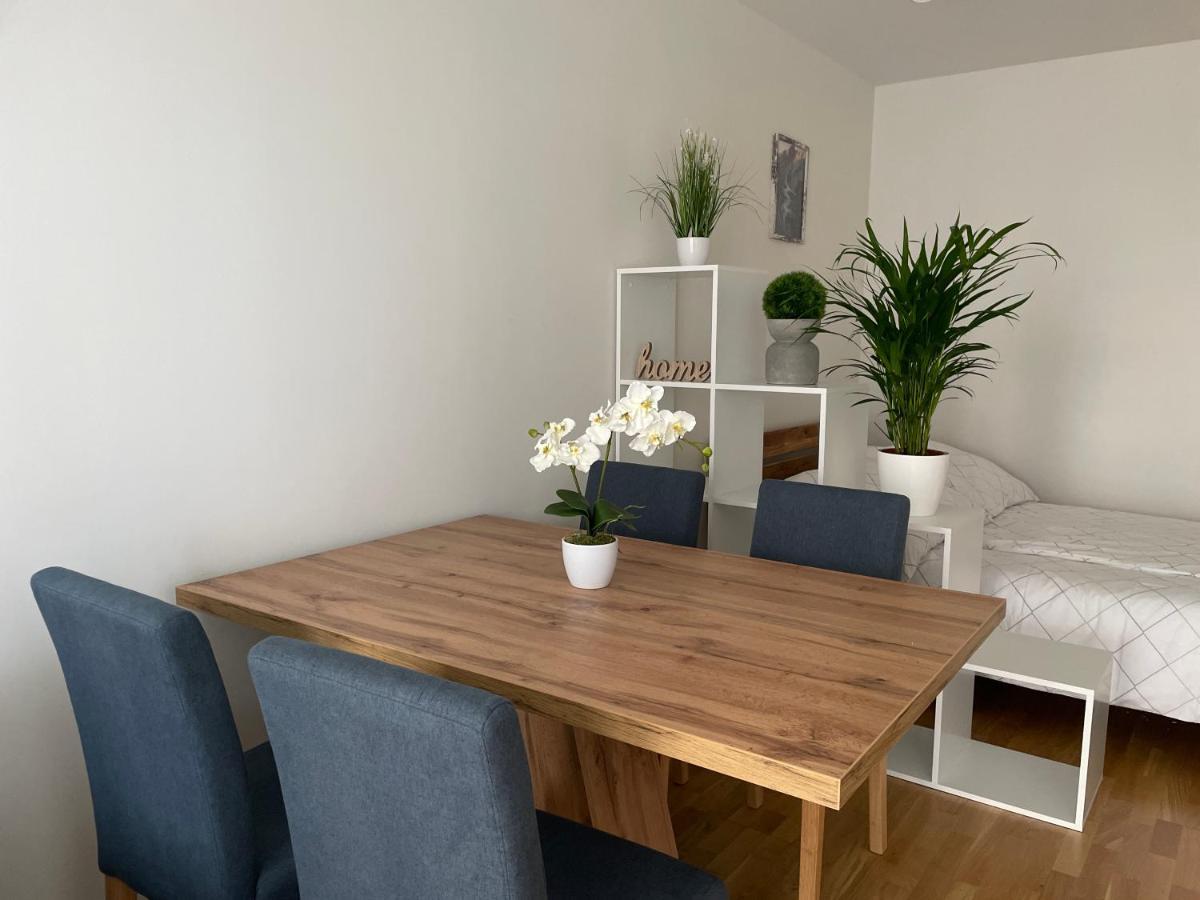 55 M2 Stylish Apartment With Balcony & Parking เวียนนา ภายนอก รูปภาพ