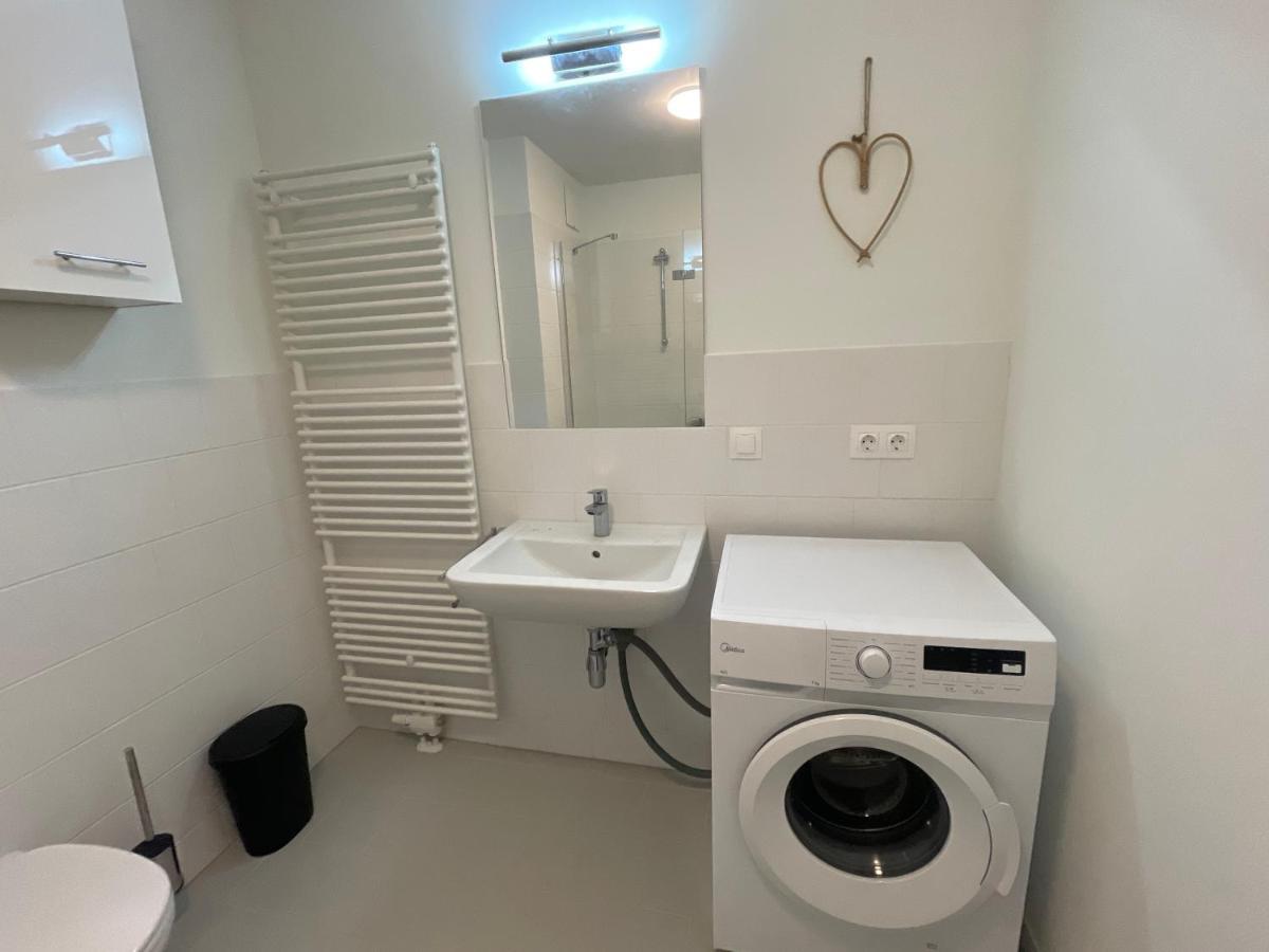 55 M2 Stylish Apartment With Balcony & Parking เวียนนา ภายนอก รูปภาพ